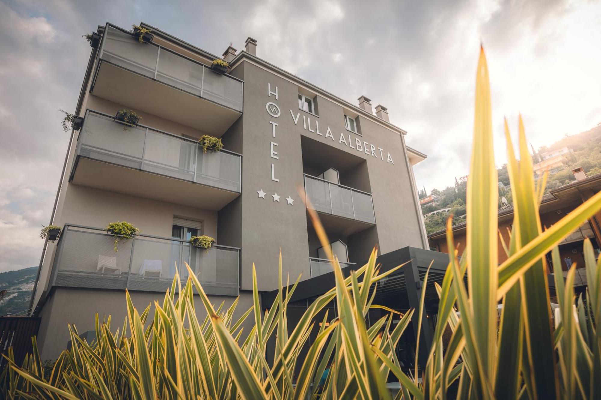 Hotel Villa Alberta Nago-Torbole Luaran gambar